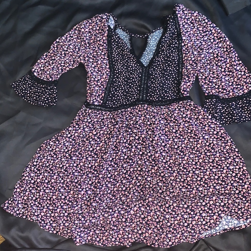 Super super cute dress can be used for any occasion.